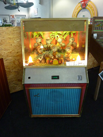 DMC-TZ7- 1/25 Sek. bei f / 3,3- 270
