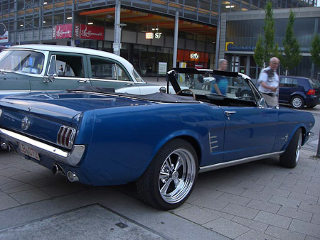 EX-Z700- 1/13 Sek. bei f / 2,7- 119