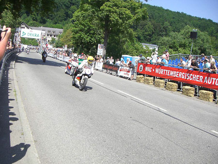 EX-Z700- 1/1000 Sek. bei f / 2,7- 165