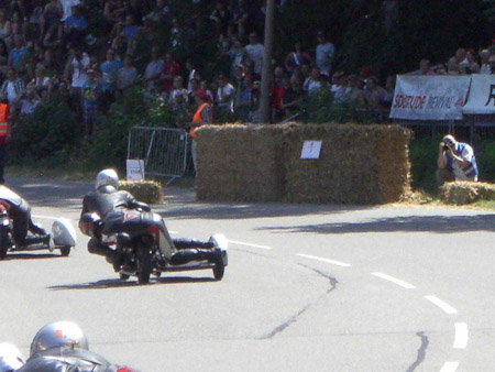 EX-Z700- 1/800 Sek. bei f / 5,2- 165