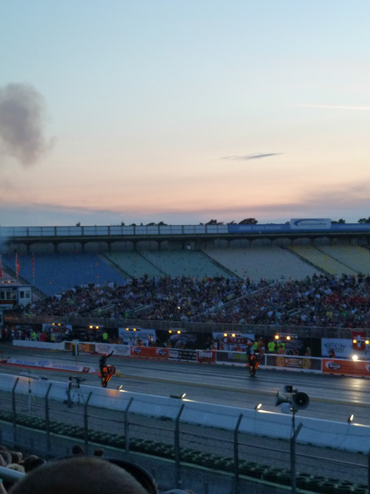 DMC-TZ10- 1/80 Sek. bei f / 4,1- 223