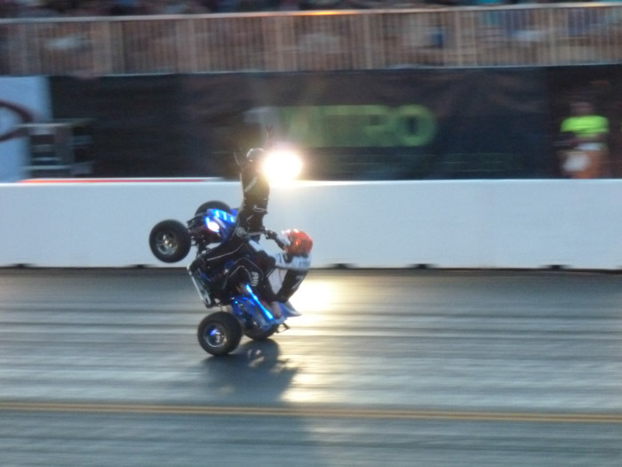 DMC-TZ10- 1/25 Sek. bei f / 4,7- 223