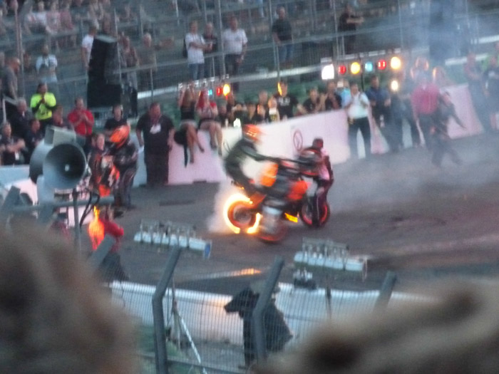 DMC-TZ10- 1/15 Sek. bei f / 4,9- 223