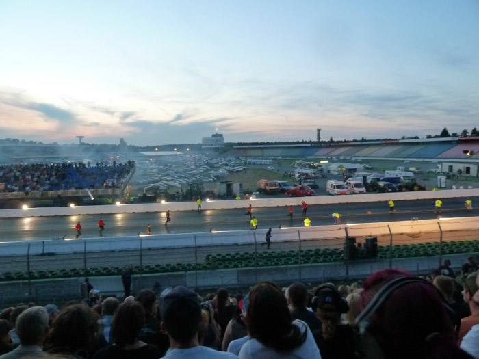 DMC-TZ10- 1/30 Sek. bei f / 3,3- 223