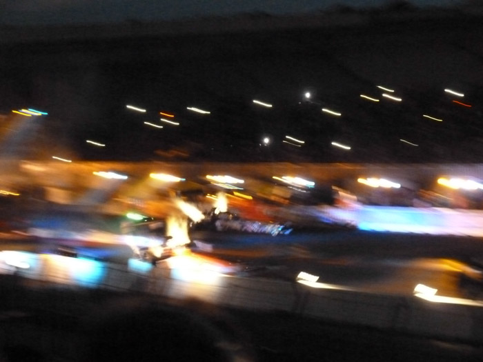 DMC-TZ10- 1/15 Sek. bei f / 4,4- 223