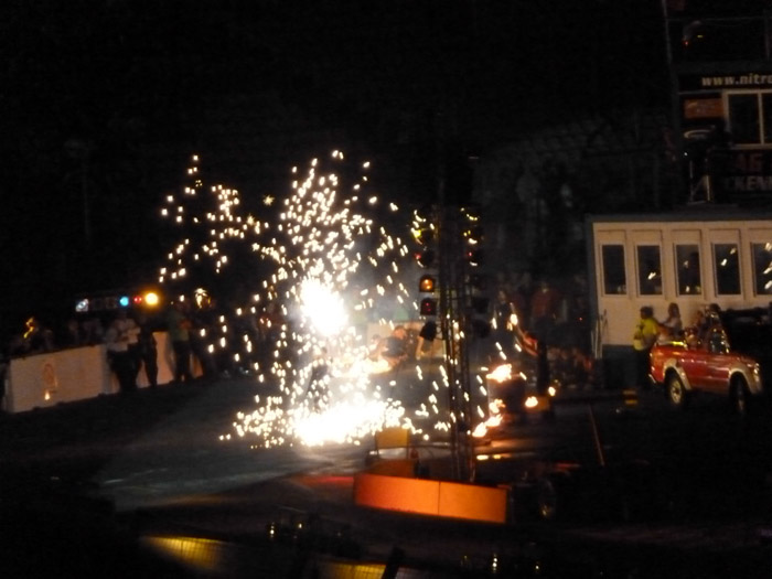 DMC-TZ10- 1/30 Sek. bei f / 4,9- 223