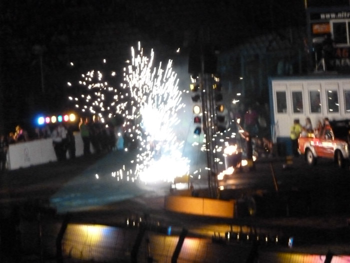 DMC-TZ10- 1/20 Sek. bei f / 4,9- 223