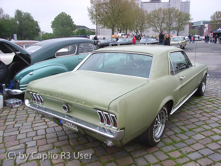 Caplio R3- 1/125 Sek. bei f / 3,3- 228