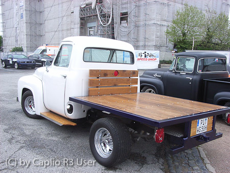 Caplio R3- 1/90 Sek. bei f / 3,9- 228