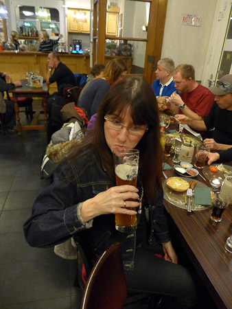 DMC-LX7- 1/40 Sek. bei f / 1,4- 35