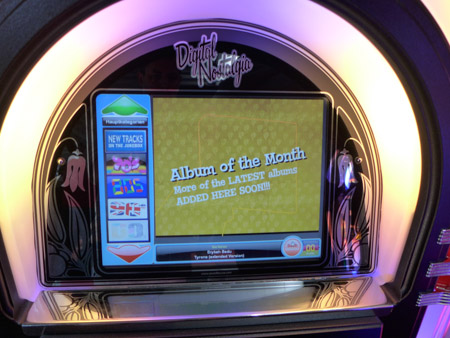 DMC-LX7- 1/100 Sek. bei f / 1,4- 238